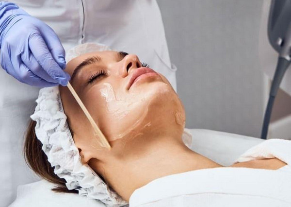 Phụ nữ mang thai peel da có được không? Chuyên gia tư vấn
