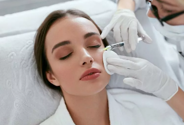 7 tác dụng của axit hyaluronic giúp làm trẻ hoá da tự nhiên và an toàn