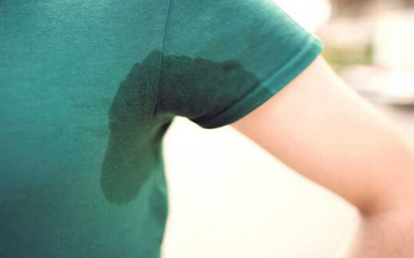 Đổ mồ hôi nách ra nhiều do đâu? Cách cải thiện là gì?