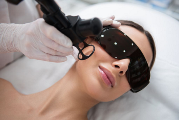 Chăm sóc da sau khi bắn laser giúp phục hồi nhanh