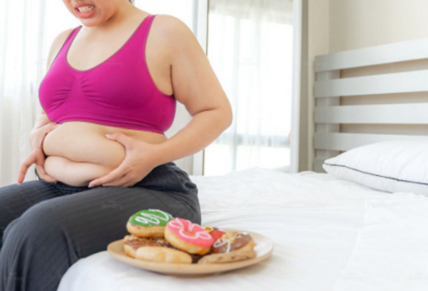 Hỏi đáp: Ăn nhiều dầu mỡ gây ảnh hưởng đến da như thế nào?