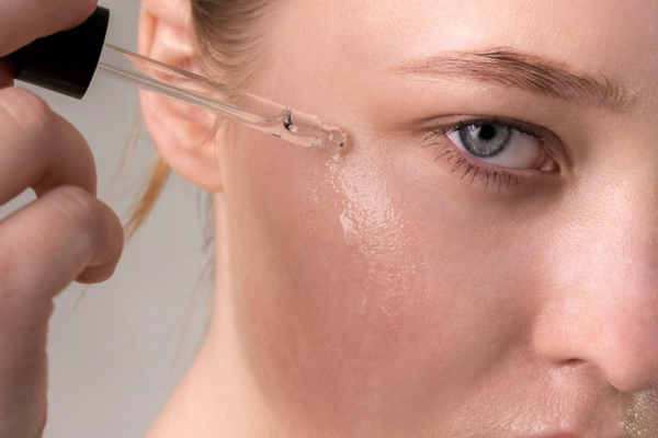 Retinol có làm mỏng da không, cách chăm sóc da khi dùng retinol