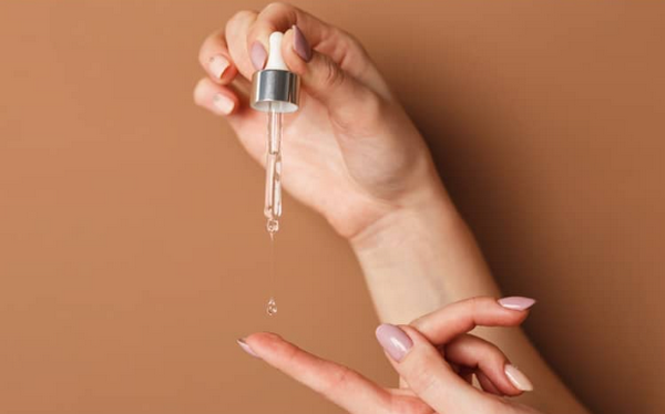 Retinol làm sáng da được không? Có nên dùng không?