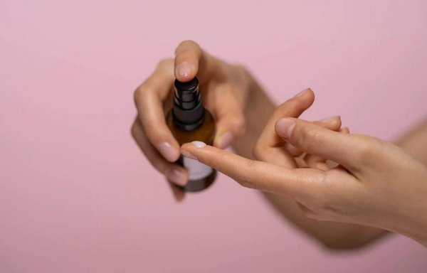 Tretinoin bầu dùng được không? Những ai cần tránh sử dụng