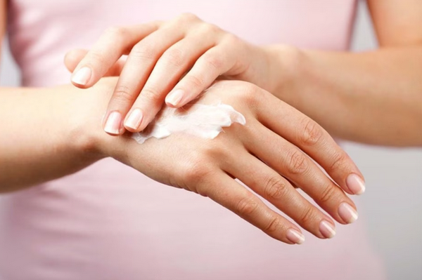 Cách trị lão hóa da tay siêu hiệu quả