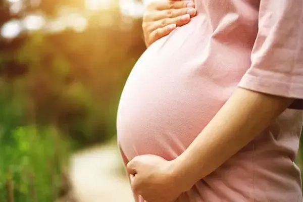 Hỏi đáp: Cần ngưng dùng retinoid bao lâu trước khi mang thai?