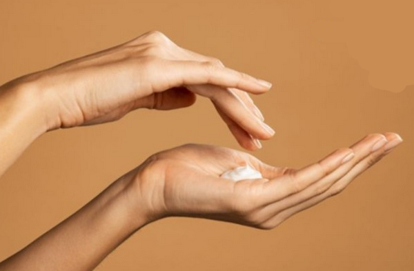 Kem trẻ hoá da tay xoá nhăn, giảm khô ráp