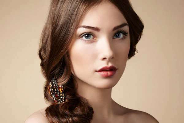 Môi chẻ có đẹp không? Cách tạo dáng môi chẻ với filler HA