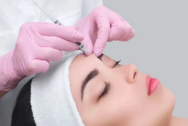 Nếp nhăn động: Dấu hiệu, vị trí và cách xử lý