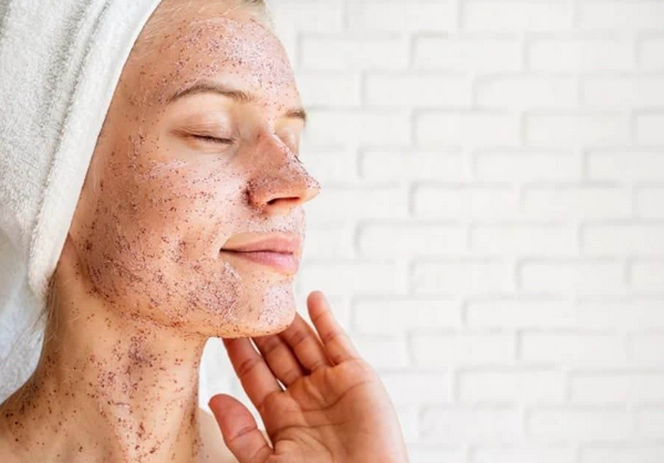 Phân biệt peel da và tẩy tế bào chết