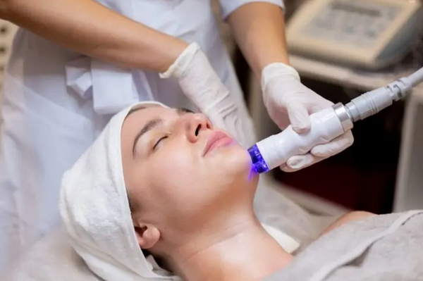 Laser làm đầy sẹo được không? Cơ chế và công nghệ laser điều trị sẹo