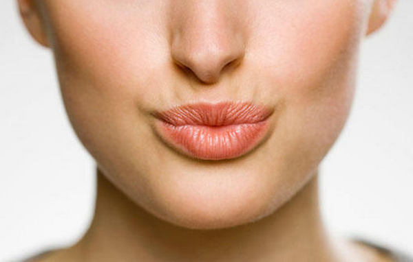 Nếp nhăn ở miệng khi cười: Nguyên nhân, ảnh hưởng và cách xoá nhăn