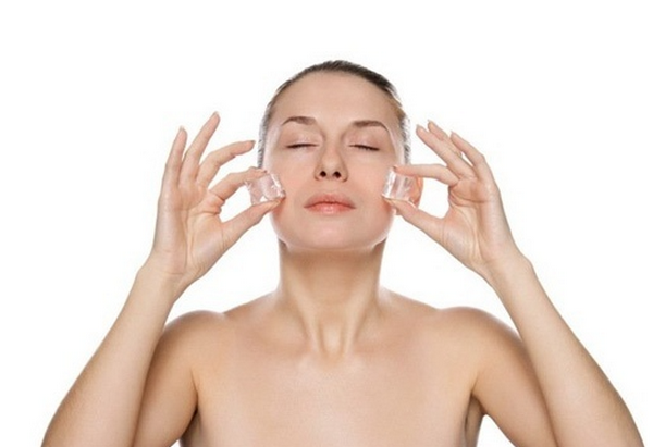 Có nên dùng đá lạnh trực tiếp lên da? Cách chườm lạnh an toàn và hiệu quả