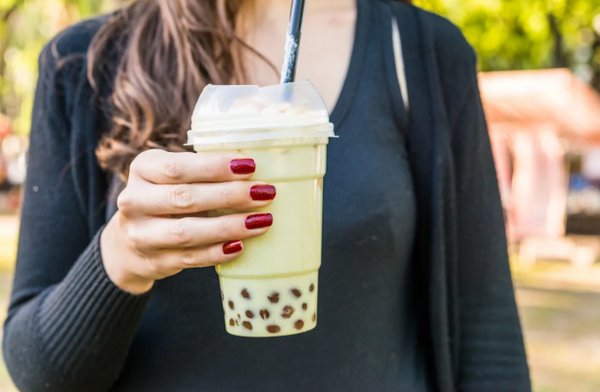 Uống trà sữa có nổi mụn không? Sự thật khiến nhiều người bất ngờ