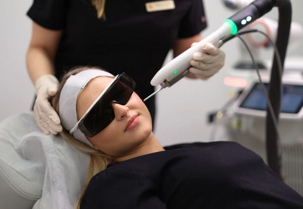 Laser Fotona 4D là gì? Công dụng và ứng dụng trẻ hóa da toàn diện