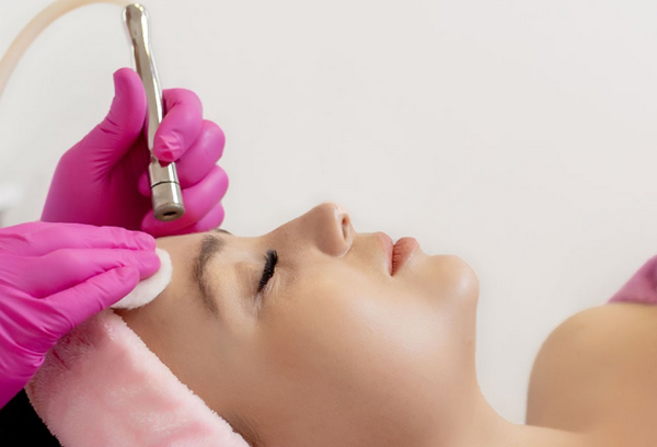 Sẹo rỗ nhẹ có tự hết không? Cách điều trị hiệu quả