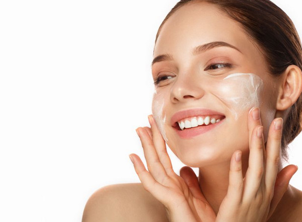Bôi Kem Dưỡng Ẩm Bị Ngứa: Nguyên Nhân Và Cách Xử Lý