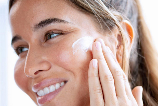 Panthenol (Vitamin B5) là gì: Tác dụng và hướng dẫn sử dụng hiệu