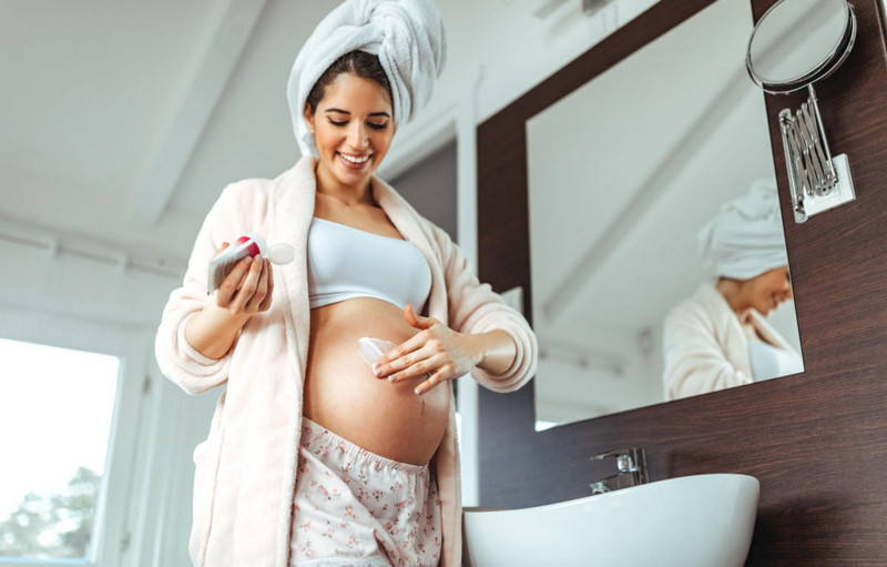 Mẹ bầu nên dùng gì để chăm sóc da? Nên tránh thành phần gì?